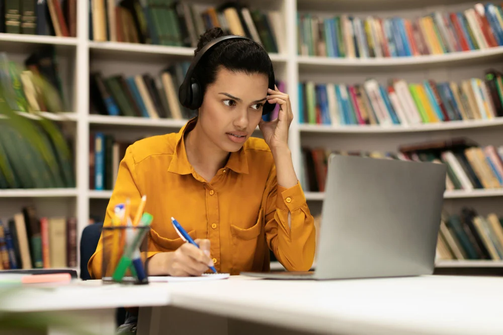 studentessa che esegue il tol standard polimi da casa